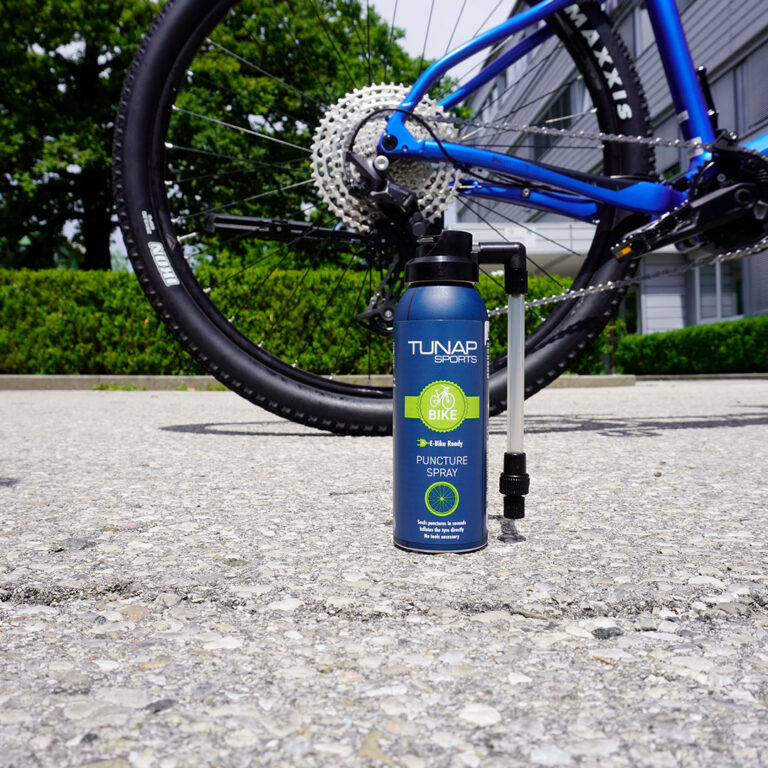 TUNAP Sports - Puncture Spray toepassingsfoto